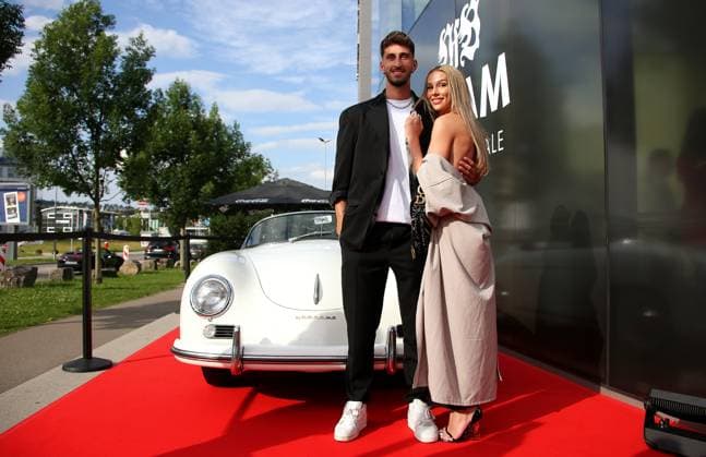 12 06 2024, Germany, Leonberg, Soccer Bundesliga, VfB in Team, movie premiere Traumpalast Leonberg, 6 pm red carpet, 7 30 talk, then movie, Atakan Karazor with company
