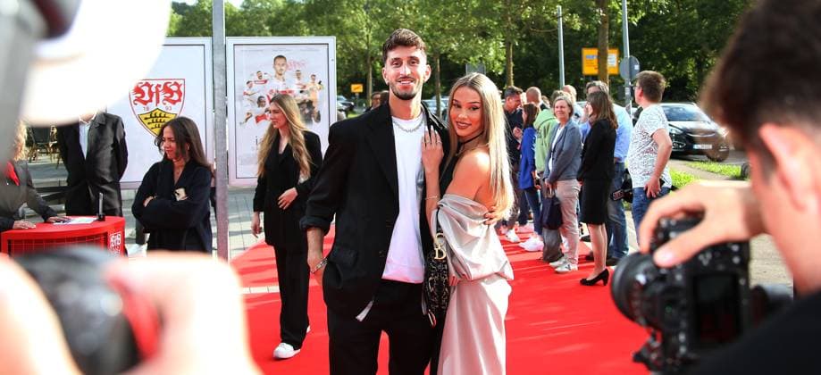 12 06 2024, Germany, Leonberg, Soccer Bundesliga, VfB in Team, movie premiere Traumpalast Leonberg, 6 pm red carpet, 7 30 talk, then movie, Atakan Karazor with company