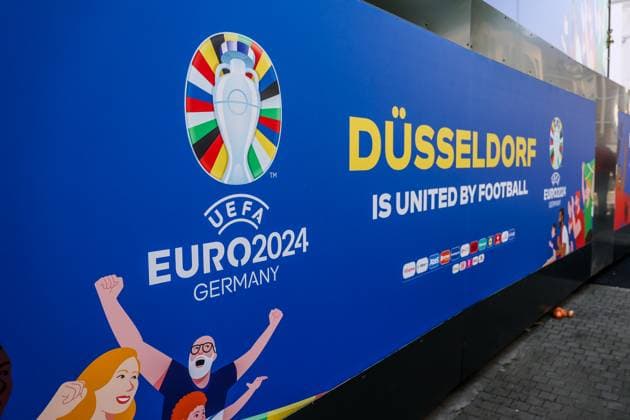 Sport, Football, UEFA EURO 2024 Host City Düsseldorf before the start of the European Championship 2024 12 06 2024, Düsseldorf lettering Düsseldorf is United by Football and the logos of the European Championship on Heinrich Heine Allee in Düsseldorf Düsseldorf North Rhine-Westphalia Germany