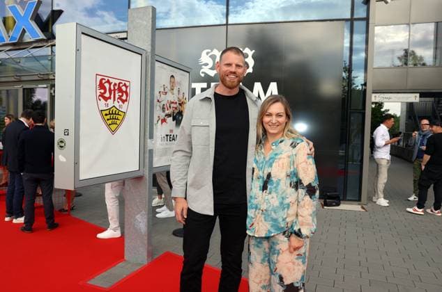 12 06 24 VfB Stuttgart premiere event documentary VfBinTeam as cinema film Germany, Leonberg, 12 06 2024, Football, Bundesliga, VfB Stuttgart, premiere event documentary VfBinTeam as cinema film in the Traumpalast cinema Leonberg Manuel Späth with wife
