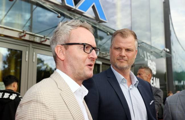 12 06 24 VfB Stuttgart Premiere event documentary VfBinTeam as cinema film Germany, Leonberg, 12 06 2024, Football, Bundesliga, VfB Stuttgart, Premiere event documentary VfBinTeam as cinema film in the Traumpalast cinema Leonberg v l Alexander Wehrle, Fabian Wohlgemuth
