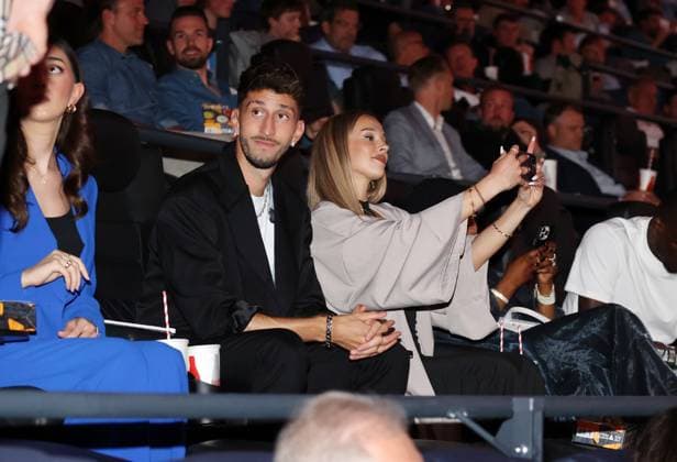 12 06 24 VfB Stuttgart premiere event documentary VfBinTeam as cinema film Germany, Leonberg, 12 06 2024, Football, Bundesliga, VfB Stuttgart, Premiere event documentary VfBinTeam as cinema film in the Traumpalast cinema Leonberg Atakan Karazor with girlfriend Lisa Marie