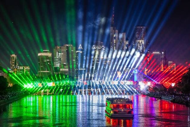 European Football Championship 2024 light show in Frankfurt am Main A spectacular light show at the Flößerbrücke bridge in Frankfurt am Main puts spectators in the mood for the start of the European Football Championship 2024, which will take place from June 14 to July 14, 2024 Frankfurt am Main Hesse Germany 2024-06-12_ffm_fussball-em2024_lightshow_06_20240613