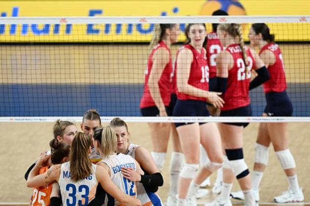 Netherlands Women s team group, Mannschaftsbild, Totale (NED), JUNE 13, 2024 - Volleyball : FIVB Volleyball Nations League 2024 Women s Preliminary Round between Netherlands 0-3 USA at West Japan General Exhibition Center, Fukuoka, Japan. Noxthirdxpartyxsales  (256243739_20240613)