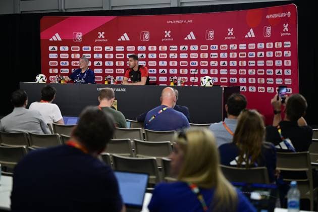 Belgium Media Activities UEFA EURO, EM, Europameisterschaft,Fussball 2024 13 06 2024 FREIBERG AM NECKA, GERMANY - JUNE 13 : Casteels Koen goalkeeper of Belgium talking to the press during a press conference, PK, Pressekonferenz of the Belgian Red Devils at the UEFA Euro 2024 European Football Championship tournament on June 13, 2024 in Freiberg am Necka, Germany, 13 06 2024 Freiberg am Necka Germany  Copyright: xPeterxDexVoechtx