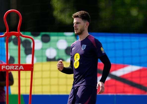 Declan Rice of England England Training Session and press conference, PK, Pressekonferenz UEFA European Championship, EM, Europameisterschaft 2024, Group C, Football, Spa & Golf Resort Weimarer Land, Blankenhain, Germany, 13 Jun 2024 EDITORIAL USE ONLY No use with unauthorised audio, video, data, fixture lists, club league logos or live services. Online in-match use limited to 120 images, no video emulation. No use in betting, games or single club league player publications. Copyright: xDavexShopland Shutterstockx 14523765ba