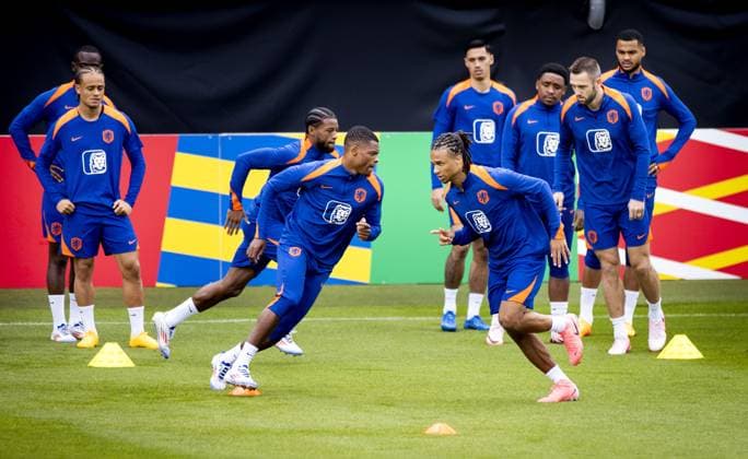 WOLFSBURG - Lutsharel Geertruida, The Dutch national team, Nationalteam is preparing for the first group match at the European Football Championship in Germany against Poland. ANP KOEN VAN WEEL UEFA EURO, EM, Europameisterschaft,Fussball 2024 Germany 2024 xVIxANPxSportx xxANPxIVx 500987828 originalFilename: 500987828.jpg