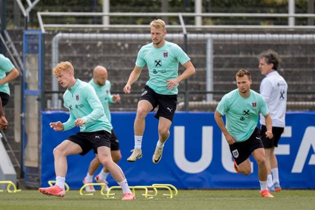 EURO 2024, Nationalteam Österreich, Training SOCCER - UEFA EURO, EM, Europameisterschaft,Fussball 2024 BERLIN,GERMANY,13.JUN.24 - SOCCER -UEFA EURO 2024, OEFB, Oesterreichischer Fussball-Bund, training. Image shows Marco Gruell (AUT) and the team of AUT. GEPAxpictures xJohannesxFriedl