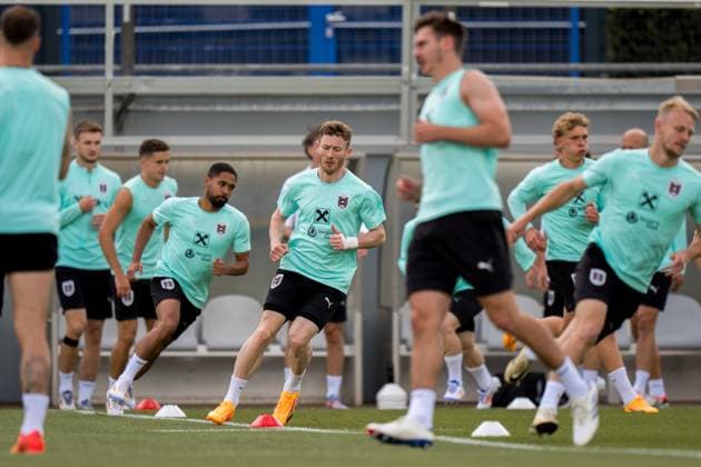 EURO 2024, Nationalteam Österreich, Training SOCCER - UEFA EURO, EM, Europameisterschaft,Fussball 2024 BERLIN,GERMANY,13.JUN.24 - SOCCER -UEFA EURO 2024, OEFB, Oesterreichischer Fussball-Bund, training. Image shows Florian Kainz (AUT) and the team of AUT. GEPAxpictures xJohannesxFriedl