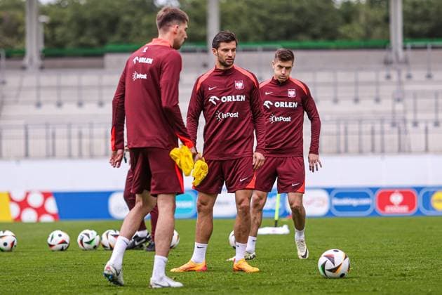 EURO 2024, Nationalteam Polen, Training 13.06.2024 HANNOVER, NIEMCY PILKA NOZNA (FOOTBALL) UEFA EURO, EM, Europameisterschaft,Fussball 2024 - CENTRUM TRENINGOWE REPREZENTACJI POLSKI - HANNOVER 96 ACADEMIE KONFERENCJA PRASOWA I TRENING REPREZENTACJI POLSKI NZ BARTOSZ BERESZYNSKI FOTO LUKASZ GROCHALA CYFRASPORT NEWSPIX.PL --- Newspix.pl  20240613CSLG0019