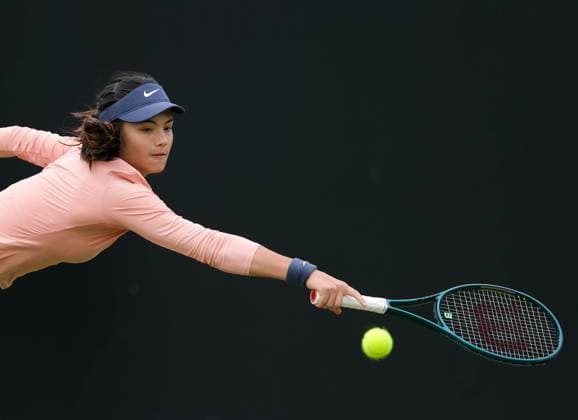 Sport Bilder des Tages 13th June 2024; Lexus Nottingham Tennis Centre, Nottingham, England; Rothesay Nottingham Open, Day 4; Emma Raducanu stretches for the shot to Daria Snigur, womens singles  ActionPlus12653919 PaulxBonser
