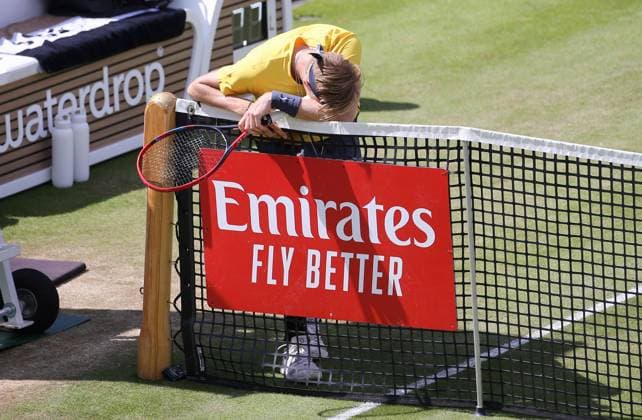 BAU 13 06 2024 Stuttgart Tennis Boss Open, Denis Shapovalov CAN leans disappointed on the net