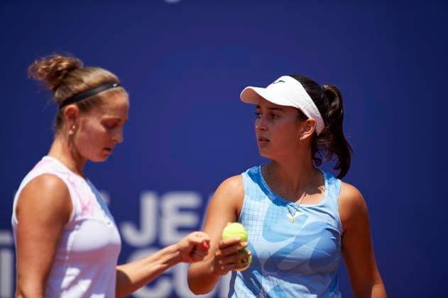 BBVA Open Internacional of Valencia on June 13, 2024 Yvonne Cavalle-Reimers (L) and Leyre Romero Gormaz (R) from Spain in action during the doubles match against Alena Fomina-Klotz and Vivian Heisen from Germnany (not pictured) during the BBVA Open Internacional of Valencia at Sporting Tennis Valencia. Yvonne Cavalle-Reimers and Leyre Romero Gormaz from Spain won 6-4, 6-4 Valencia Sporting Tenis Valencia Valencia Spain Copyright: xGrupoxNostresportx