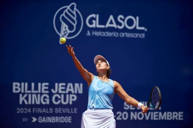 Sport Bilder des Tages BBVA Open Internacional of Valencia on June 13, 2024 Leyre Romero Gormaz from Spain in action during the doubles match between Yvonne Cavalle-Reimers and Leyre Romero Gormaz from Spain against Alena Fomina-Klotz and Vivian Heisen from Germany (not pictured) during the BBVA Open Internacional of Valencia at Sporting Tennis Valencia. Yvonne Cavalle-Reimers and Leyre Romero Gormaz from Spain won 6-4, 6-4 Valencia Sporting Tenis Valencia Valencia Spain Copyright: xVicentexVidalx