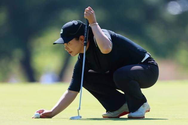 Meijer LPGA, Golf Damen Classic Weiwei Zhang of Hainan, China places her ball on the 5th green during the first round of the Meijer LPGA Classic for Simply Give golf tournament at Blythefield Country Club in Belmont, MI, USA Thursday, June 13, 2024. Belmont Michigan United States  Copyright: xAmyxLemusx originalFilename:lemus-meijerlp240613_npZw7.jpg