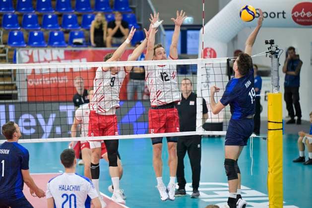 VOLLEYBALL - CEV Silver League RIED,AUSTRIA,13.JUN.24 - VOLLEYBALL - CEV European Silver League, men, OEVV international match, Länderspiel, Nationalmannschaft Austria vs Israel. Image shows Sebastian Sablatnig, Alexander Berger (AUT) and Mark Rura (ISR).  GEPAxpictures xChristianxMoser