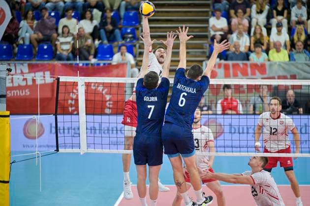 VOLLEYBALL - CEV Silver League RIED,AUSTRIA,13.JUN.24 - VOLLEYBALL - CEV European Silver League, men, OEVV international match, Länderspiel, Nationalmannschaft Austria vs Israel. Image shows Michael Czerwinski (AUT), Iliya Goldrin and Batchkala Viacheslav (ISR).  GEPAxpictures xChristianxMoser