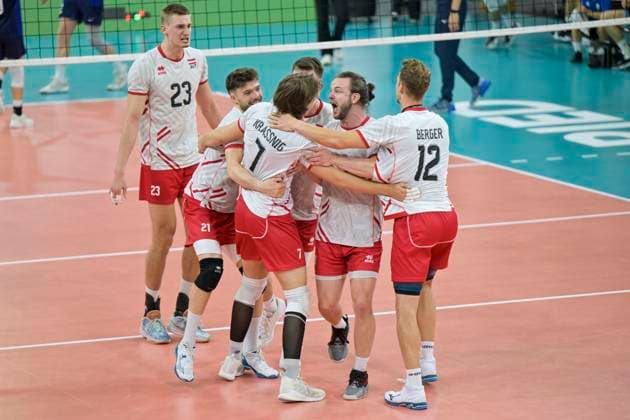 VOLLEYBALL - CEV Silver League RIED,AUSTRIA,13.JUN.24 - VOLLEYBALL - CEV European Silver League, men, OEVV international match, Länderspiel, Nationalmannschaft Austria vs Israel. Image shows the rejoicing of team AUT.  GEPAxpictures xChristianxMoser