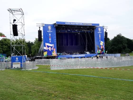 13 06,2024 Dortund, setting up the fan zone for EURO 2024 on the festival meadow in Westfalenpark Dortmund There will also be a large entertainment program on a huge stage during the European Championships