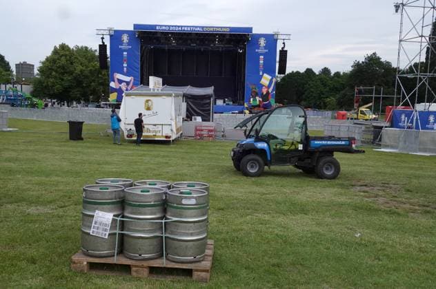 13 06,2024 Dortund, construction of the fan zone for EURO 2024 on the festival meadow in Westfalenpark Dortmund