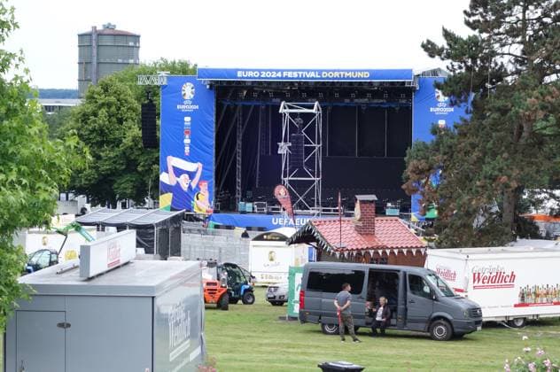 13 06,2024 Dortund, construction of the fan zone for EURO 2024 on the festival meadow in Westfalenpark Dortmund