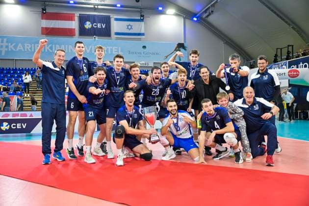 VOLLEYBALL - CEV Silver League RIED,AUSTRIA,13.JUN.24 - VOLLEYBALL - CEV European Silver League, men, OEVV international match, Länderspiel, Nationalmannschaft Austria vs Israel. Image shows the rejoicing of team ISR.  GEPAxpictures xChristianxMoser