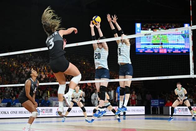 (L-R) Ayaka Araki (JPN), Sarina Koga (JPN), JUNE 13, 2024 - Volleyball : FIVB Volleyball Nations League 2024 Women s Preliminary Round between Japan 2-3 Canada at West Japan General Exhibition Center, Fukuoka, Japan. Noxthirdxpartyxsales  (256276034)