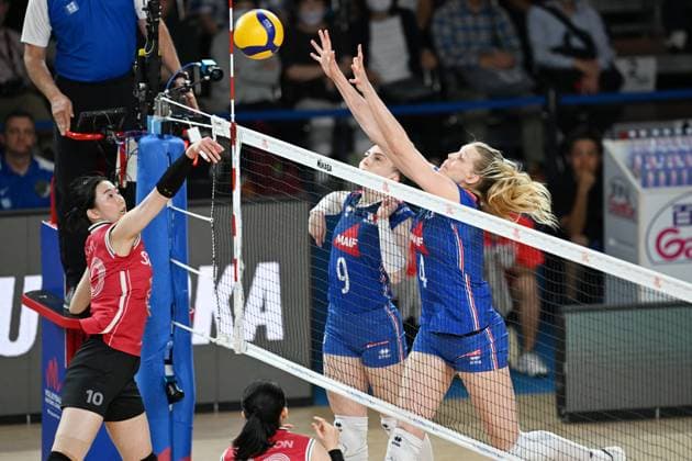 (L-R) Sohwi Kang (KOR), Nina Stojiljkovic (FRA), Christina Bauer (FRA), JUNE 13, 2024 - Volleyball : FIVB Volleyball Nations League 2024 Women s Preliminary Round between France 2-3 South Korea at West Japan General Exhibition Center, Fukuoka, Japan. Noxthirdxpartyxsales  (256324056)