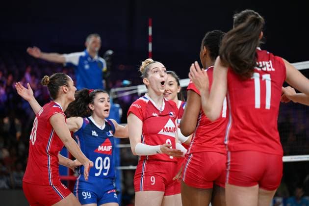 France Women s team group, Mannschaftsbild, Totale (FRA), Nina Stojiljkovic (FRA), JUNE 14, 2024 - Volleyball : FIVB Volleyball Nations League 2024 Women s Preliminary Round between Serbia 1-3 France at West Japan General Exhibition Center, Fukuoka, Japan. Noxthirdxpartyxsales  (256349915)