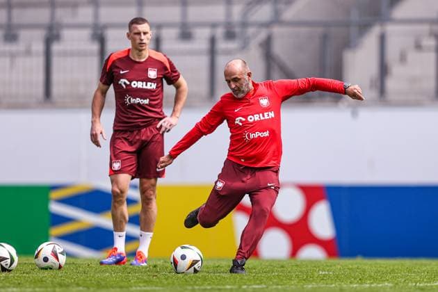 14.06.2024 HANNOVER, NIEMCY PILKA NOZNA (FOOTBALL) UEFA EURO, EM, Europameisterschaft,Fussball 2024 - CENTRUM TRENINGOWE REPREZENTACJI POLSKI - HANNOVER 96 ACADEMIE KONFERENCJA PRASOWA I TRENING REPREZENTACJI POLSKI NZ MICHAL PROBIERZ TRENER HEAD COACH SELEKCJONER REPREZENTACJI POLSKI FOTO LUKASZ GROCHALA CYFRASPORT NEWSPIX.PL --- Newspix.pl POLISH FOOTBALL national team, Nationalteam press conference, PK, Pressekonferenz AND TRAINING SESSION ON EURO 2024 IN HANOVER  20240614CSLG0107
