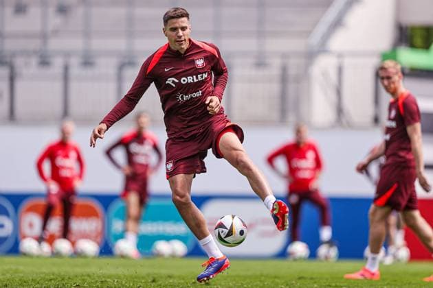 14.06.2024 HANNOVER, NIEMCY PILKA NOZNA (FOOTBALL) UEFA EURO, EM, Europameisterschaft,Fussball 2024 - CENTRUM TRENINGOWE REPREZENTACJI POLSKI - HANNOVER 96 ACADEMIE KONFERENCJA PRASOWA I TRENING REPREZENTACJI POLSKI NZ JAN BEDNAREK FOTO LUKASZ GROCHALA CYFRASPORT NEWSPIX.PL --- Newspix.pl POLISH FOOTBALL national team, Nationalteam press conference, PK, Pressekonferenz AND TRAINING SESSION ON EURO 2024 IN HANOVER  20240614CSLG0115