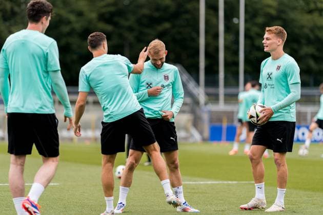 SOCCER - UEFA EURO, EM, Europameisterschaft,Fussball 2024 BERLIN,GERMANY,14.JUN.24 - SOCCER -UEFA EURO 2024, OEFB, Oesterreichischer Fussball-Bund, training. Image shows Konrad Laimer, Philipp Lienhart (AUT) and the team of AUT.  GEPAxpictures xJohannesxFriedl