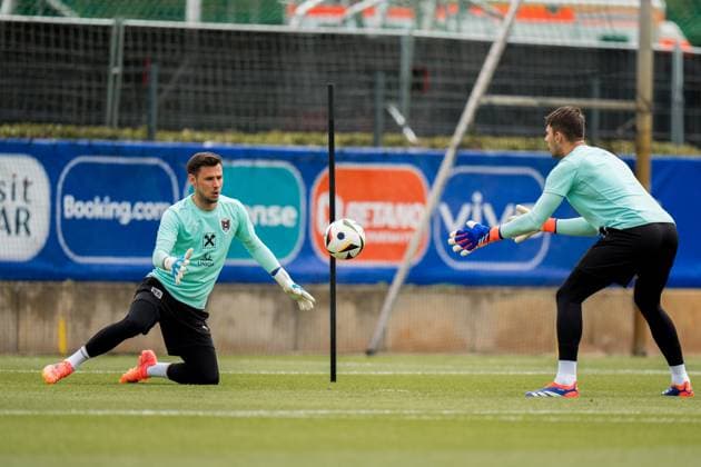SOCCER - UEFA EURO, EM, Europameisterschaft,Fussball 2024 BERLIN,GERMANY,14.JUN.24 - SOCCER -UEFA EURO 2024, OEFB, Oesterreichischer Fussball-Bund, training. Image shows Heinz Lindner and Niklas Hedl (AUT).  GEPAxpictures xJohannesxFriedl