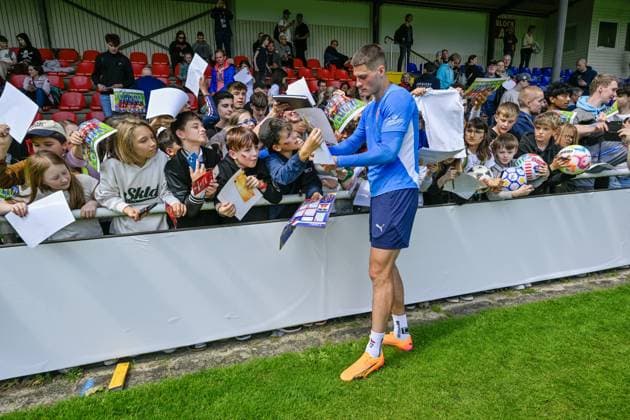 Open training of the Czech national football team within the European Championships, in Norderstedt, Germany, June 14, 2024. Patrik Schick signs autographs for children s fans. (CTKxPhoto VitxSimanek) CTKPhotoP2024061404458  CTKPhotoP2024061404458