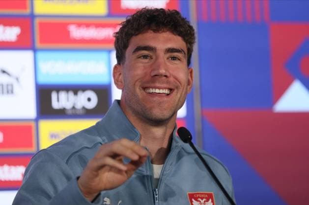 SERBIA FOOTBALL TEAM DUSAN VLAHOVIC fudbaler reprezentacije Srbije pres konferencija pred utakmicu UEFA Evropskog prvenstva 2024 godine protiv Engleske u hotelu Maksimilijan, Augzburg 14.06.2024. godine Foto: FOOTBALL, SERBIA, UEFA European Championship, EM, Europameisterschaft EURO 2024 Augsburg Hotel Maximilian Germany Copyright: xMarkoxMetlas xMNxPressx