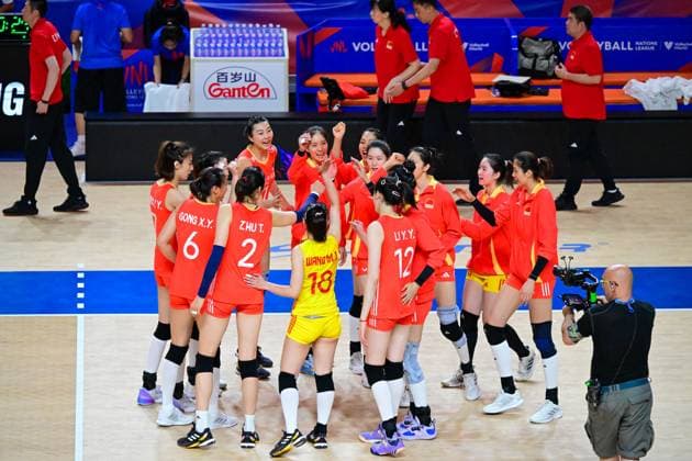 (240614) -- HONG KONG, June 14, 2024 -- Players of China celebrate after the preliminary match between China and Germany at the Women s Volleyball Nations League 2024 Hong Kong in Hong Kong, south China, June 14, 2024. ) (SP)CHINA-HONG KONG-VOLLEYBALL-WOMEN S NATIONS LEAGUE 2024-CHINA VS GERMANY (CN) ZhuxWei 