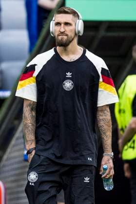 UEFA EURO 2024 Opening match Germany Scotland 14 06 2024 Robert Andrich Germany, 23 at the pitch inspection UEFA EURO 2024 Opening match Germany Scotland Munich Football Arena, Munich on 14 06 2024 Copyright: xBEAUTIFULxSPORTS Wunderlx