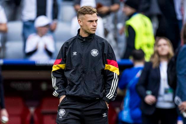 UEFA EURO 2024 Opening match Germany Scotland 14 06 2024 Joshua Kimmich Germany, 6 at the pitch inspection UEFA EURO 2024 Opening match Germany Scotland Munich Football Arena, Munich on 14 06 2024 Copyright: xBEAUTIFULxSPORTS Wunderlx