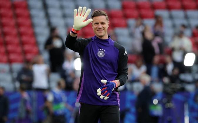 Goalkeeper Marc Andre ter Stegen waves, German players come to warm up Sport Football Soccer European Championship Euro 2024 European Championship Men Season 2023 2024 14 06 2024 Germany GER vs Scotland SCO DFL regulations prohibit any use of photographs as image sequences and or quasi video