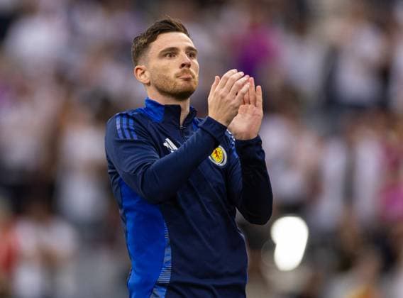Football - UEFA EURO, EM, Europameisterschaft,Fussball 2024 - Group A - Germany v Scotland MUNICH, GERMANY - Friday, June 14, 2024: Scotland s captain Andrew Robertson during the pre-match warm-up before the opening UEFA Euro 2024 match between Germany and Scotland at the Allianz Arena. (Photo by David Rawcliffe Propaganda) MUNICH Allianz Arena BAVARIA GERMANY  Copyright: xDavidxRawcliffex P2024-06-14-Germany_Scotland-53