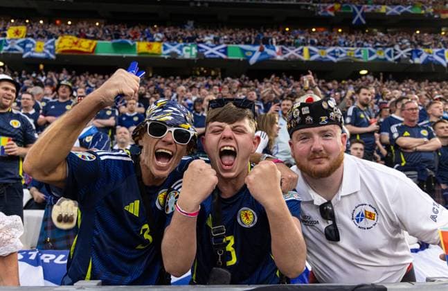 Football - UEFA EURO, EM, Europameisterschaft,Fussball 2024 - Group A - Germany v Scotland MUNICH, GERMANY - Friday, June 14, 2024: Scotland supporters before the opening UEFA Euro 2024 match between Germany and Scotland at the Allianz Arena. (Photo by David Rawcliffe Propaganda) MUNICH Allianz Arena BAVARIA GERMANY  Copyright: xDavidxRawcliffex P2024-06-14-Germany_Scotland-68