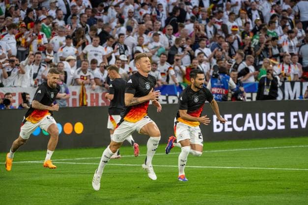 Football, men, season 2023 24, Euro 2024 Group A 1 matchday in Munich, Germany Scotland, f l Robert Andrich Germany , Toni Kroos Germany , Ilkay Gündogan Germany during warm-up, 14 06 2024, Copyright: xMatthiasxKochx