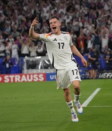 14 06 2024, Allianz Arena, Munich, GER, EM UEFA 2024, Group A, Germany vs Scotland, in the picture Florian Wirtz Germany 17 is happy about the goal for 1 0 Defodi 506 20240614 hbr 1835 Defodi-506