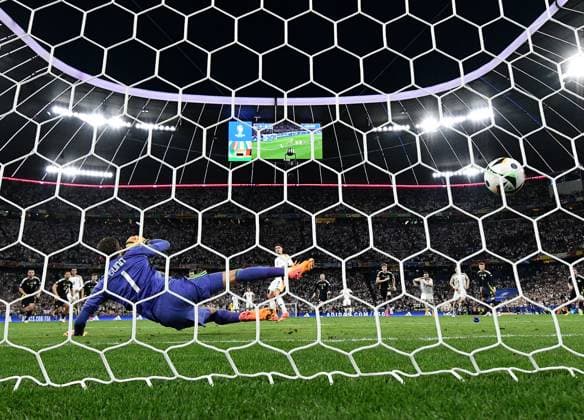 14 06 2024, xscotx, Football EM 2024, Germany Scotland, emspor, v l Angus Gunn Team Scotland , Kai Havertz German national football team DFB Goal scored, scores the goal to make it 3 0 Munich