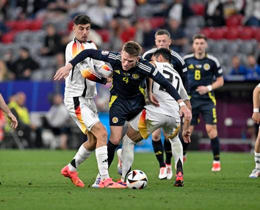 14 06 2024, Football UEFA EURO 2024, Preliminary round, Matchday 1, Opening match Germany Scotland, in the Football Arena Munich f l Kai Havertz Germany , Scott Mctominay Scotland and Ilkay Gündogan Germany in a duel for the ball