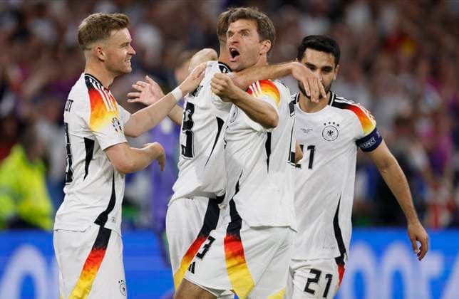 Germany v Scotland: Group A - UEFA EURO, EM, Europameisterschaft,Fussball 2024 Maximilian Mittelstadt and Thomas Muller of Germany celebrate during the UEFA EURO 2024 group stage match between Germany and Scotland at Munich Football Arena on June 14, 2024 in Munich, Germany. Munich Munich Football Arena Germany Germany Copyright: xRichardxSellers Sportsphoto APLx 14040524