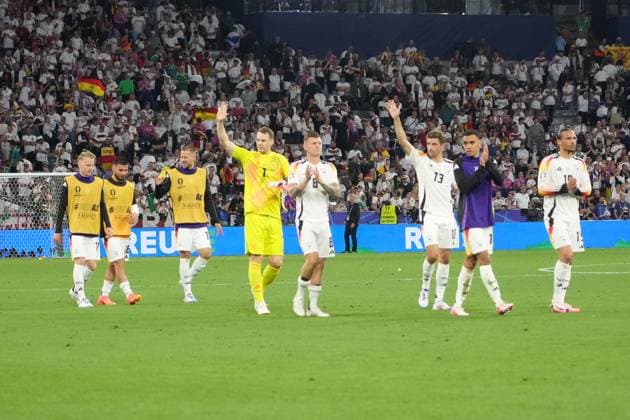 Goalkeeper Goalie Manuel Neuer Germany, Germany, 01 , Toni Kroos Germany Germany, 08 , Thomas Müller Germany Germany Germany, 13 , Jamal Musiala Germany Germany Germany, 10 , Leroy Sane Germany Germany, 19 thank the fans Munich 14 06 2024 Germany vs Scotland, EURO2024 opening match, Group A, EM Arena Munich