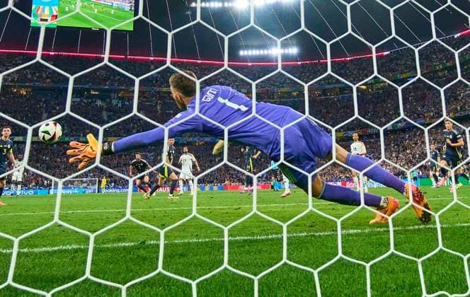 Emre Can, DFB 25 scores, shoots goal , Tor, Treffer, Torschuss, 5-1 in the group stage match GERMANY - SCOTLAND 5-1 of the UEFA European Championships 2024 on Jun 14, 2024 in Munich, Germany.