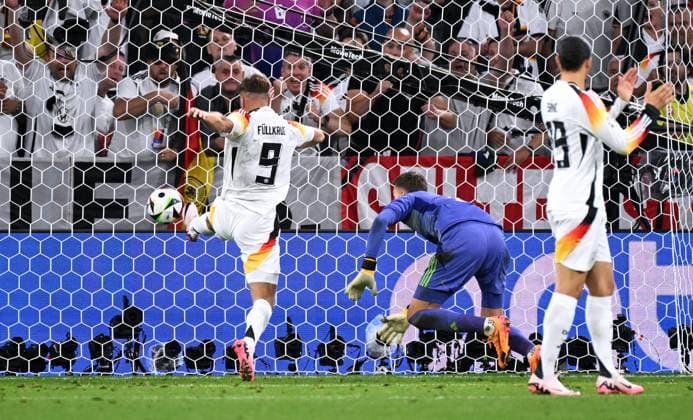 Football, European Championship, EURO 2024, Group A, Allianz Arena Munich Germany Scotland 5 1 Niklas Füllkrug GER scores the would-be goal to make it 5 1