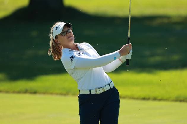 Meijer LPGA, Golf Damen Classic Brooke Henderson of Canada follows her shot toward the first green during Day Two of the Meijer LPGA Classic for Simply Give golf tournament at Blythefield Country Club in Belmont, MI, USA Friday, June 14, 2024. Belmont Michigan United States  Copyright: xJorgexLemusx originalFilename:lemus-meijerlp240614_npTkz.jpg